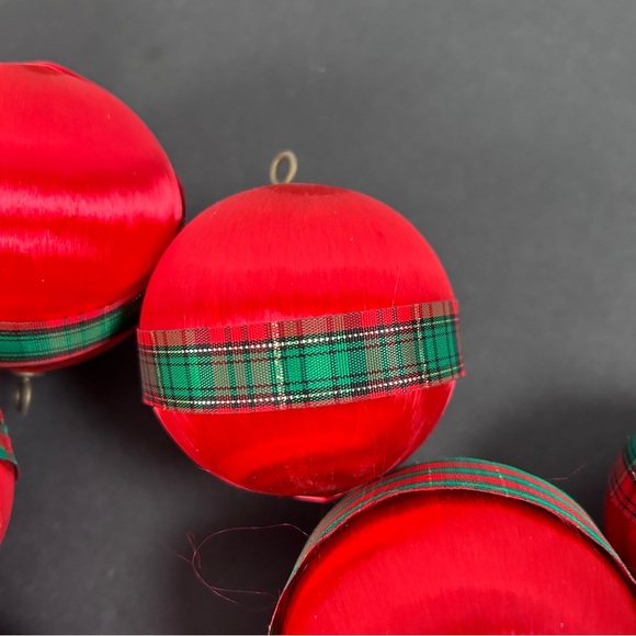 Lot of 12 Vintage Satin Spun Christmas Ornaments Red Balls with Ribbon - Picture 14 of 16